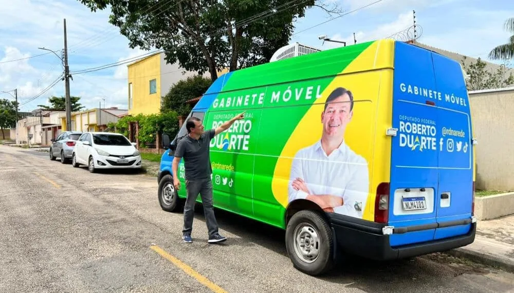 Gabinete Móvel: Projeto do deputado Roberto Duarte continua ajudando os acreanos diariamente
