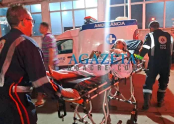 Mãe impede que filho mate a esposa de porrada no interior do Acre; mulher é transferida para o PS