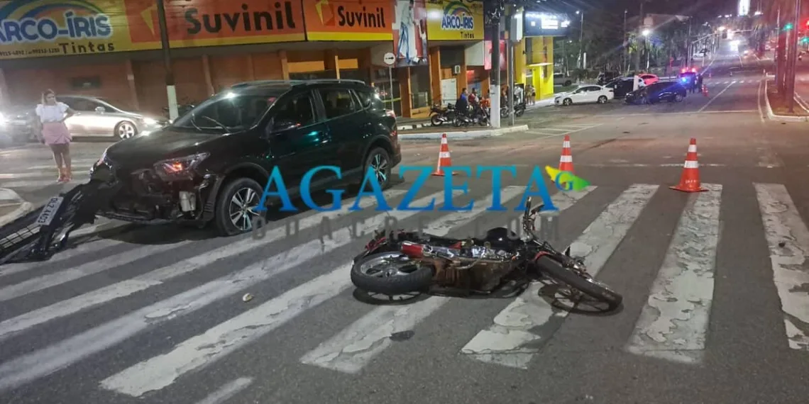 Veículo em alta velocidade provoca série de colisões na Avenida Ceará