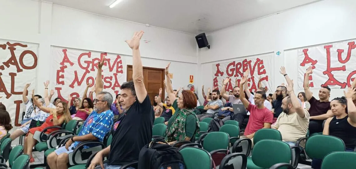 Professores rejeitam proposta do Governo Federal e mantêm greve na Ufac