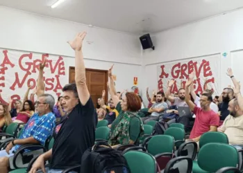 Professores rejeitam proposta do Governo Federal e mantêm greve na Ufac
