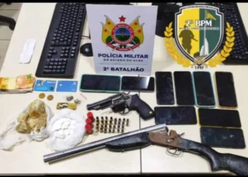Polícia Militar evita novo confronto e prende faccionados com armas e drogas no Vila Acre