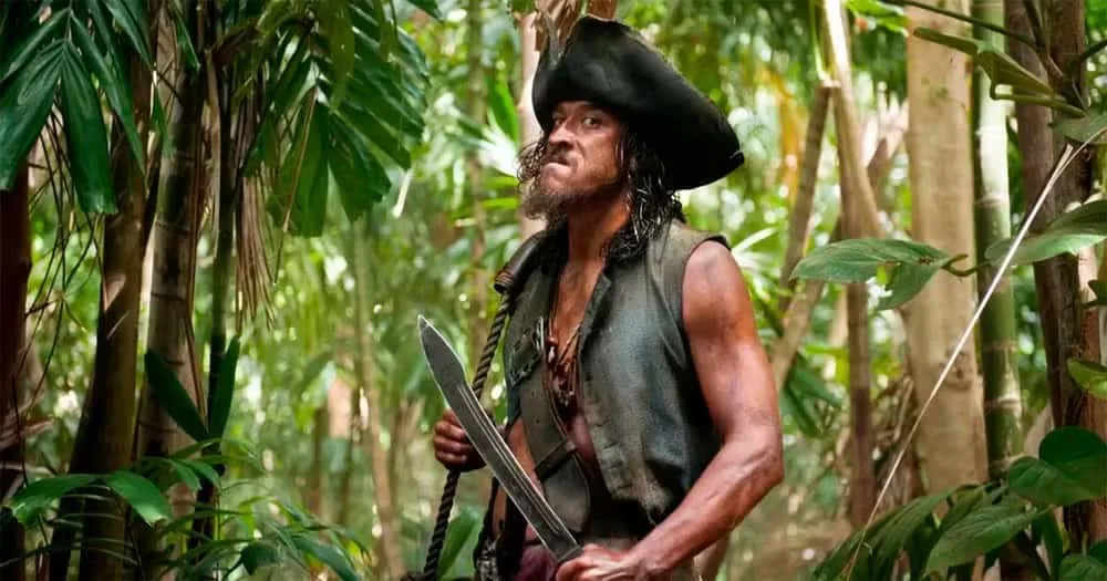 Ator de 'Piratas do Caribe' é atacado e morto por tubarão em praia no Havaí