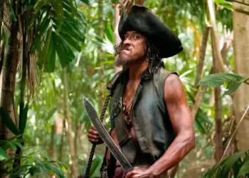 Ator de 'Piratas do Caribe' é atacado e morto por tubarão em praia no Havaí