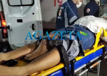 Buracos em via causam colisão e deixam dois feridos em estado grave