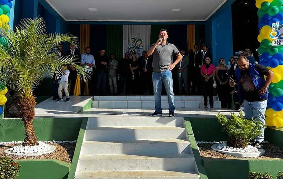 Roberto Duarte anuncia emenda para compra de embarcações em Porto Walter