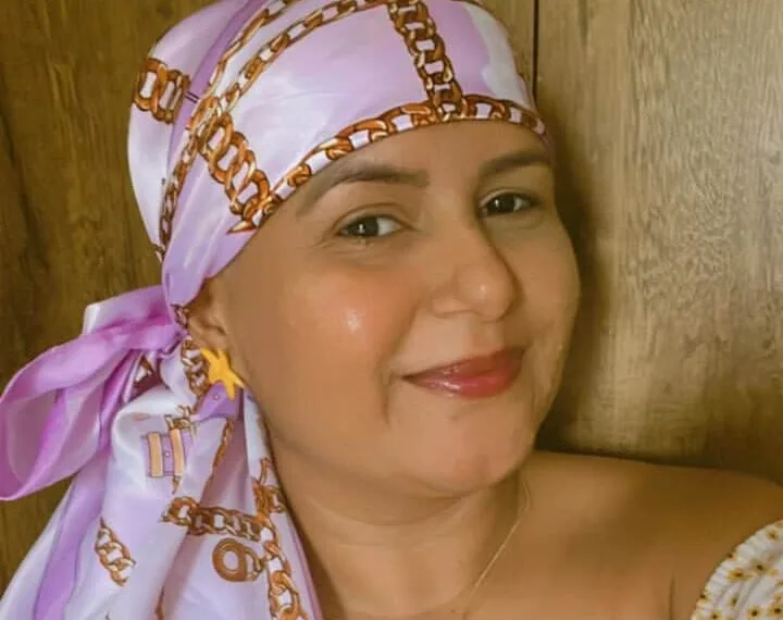 Professora faz rifa para custear despesas de tratamento de câncer de mama