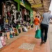 No Acre, população ocupada no comércio chegou a mais de 20,2 mil em 2022 e superou patamar pré-pandemia