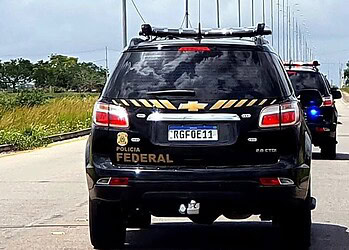 PF apreende maquinários utilizados em serraria e madeira ilegal no interior do Acre