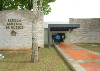 Projeto oferece cursos de pandeiro, violão e cavaco com certificação e vagas limitadas; veja como participar