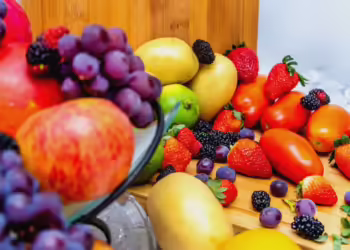 Comer mais frutas diminui o risco de depressão, sugere pesquisa