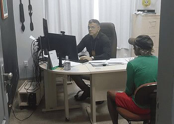 No Acre, idoso é preso por agredir neta com doença mental