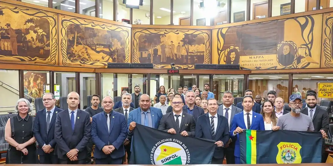 Em sessão de homenagem aos policiais civis, governo destaca investimento para a categoria