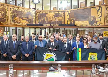 Em sessão de homenagem aos policiais civis, governo destaca investimento para a categoria