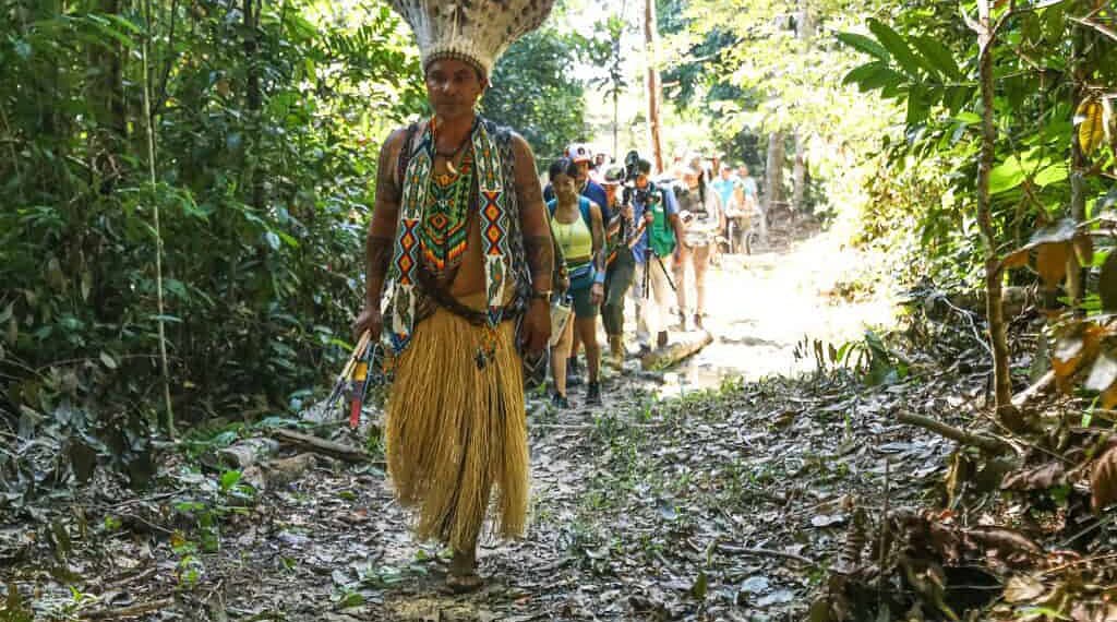 Segundo dia do 6° Festival Atsa Puyanawa é marcado por caminhada na floresta e consagração da medicina Ayahuasca