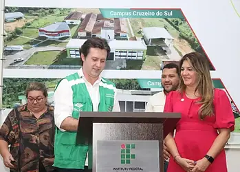 Ifac assina termo de compromisso com Incra para oferta de cursos