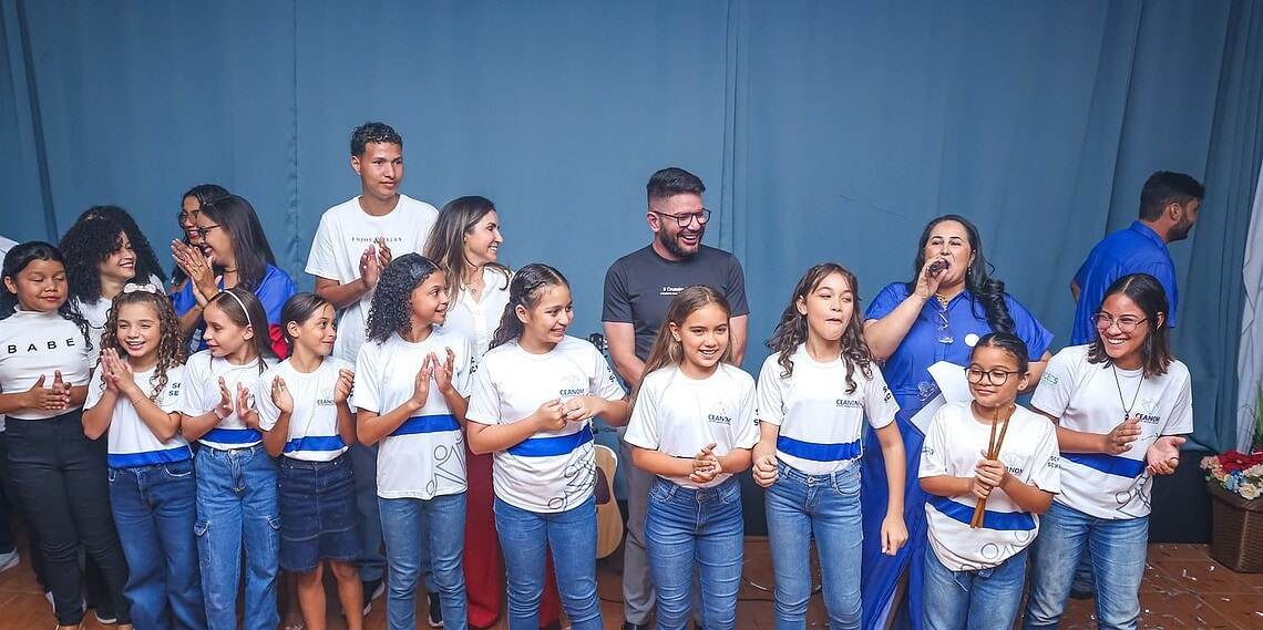 Gladson Cameli participa de recital de violão do Centro Educativo Adilis Nogueira Maciel, em Cruzeiro do Sul