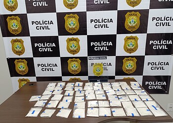 Polícia Civil do Acre apreende 61 pacotes de pasta base de cocaína em Sena Madureira e prende dois suspeitos por tráfico