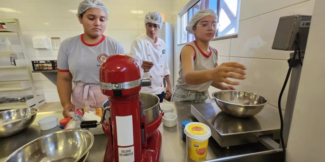 Escola de Gastronomia abre 30 vagas para oficina de doces e salgados de milho