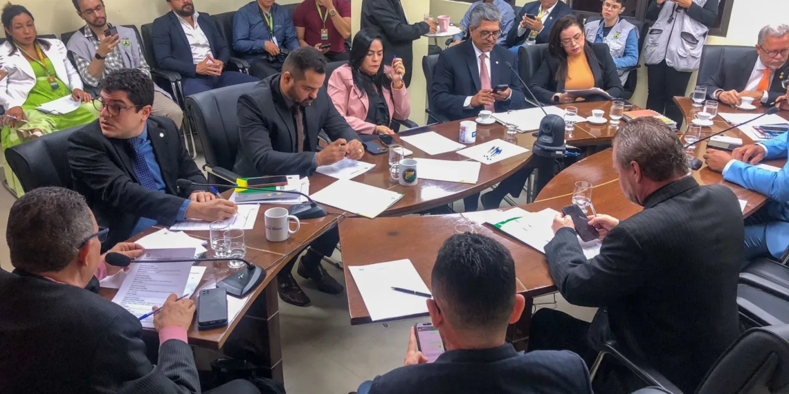 CCJ aprova PL que institui programa de combate à violência contra a mulher