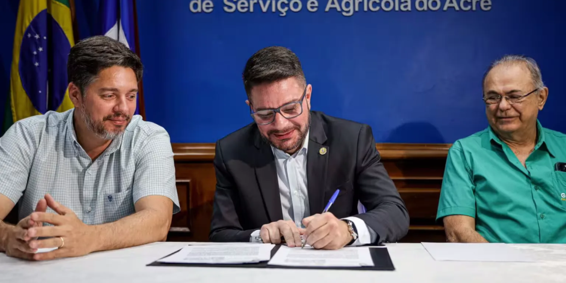 Expoacre 2024: Governo assina acordo de cooperação com Acisa para organização de expositores