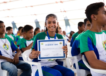 Estudantes da Cidade do Povo concluem participação em projetos Guardiões da Paz e Semeando o Futuro da PMAC