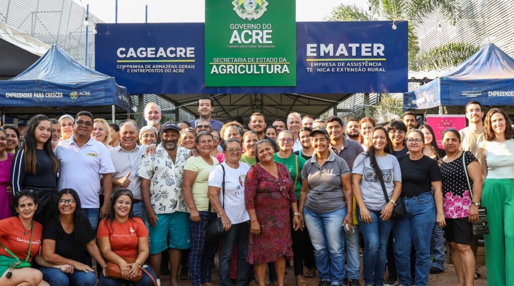A ação foi promovida no pátio da Secretaria de Estado de Agricultura, em Rio Branco. Foto: Marcos Vicentti/Secom