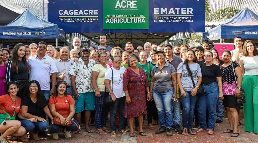 A ação foi promovida no pátio da Secretaria de Estado de Agricultura, em Rio Branco. Foto: Marcos Vicentti/Secom