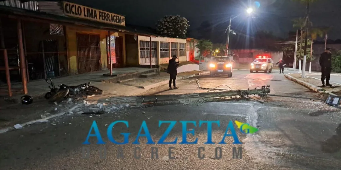 Casal fica ferido após colidir e derrubar poste de energia elétrica na parte alta de Rio Branco