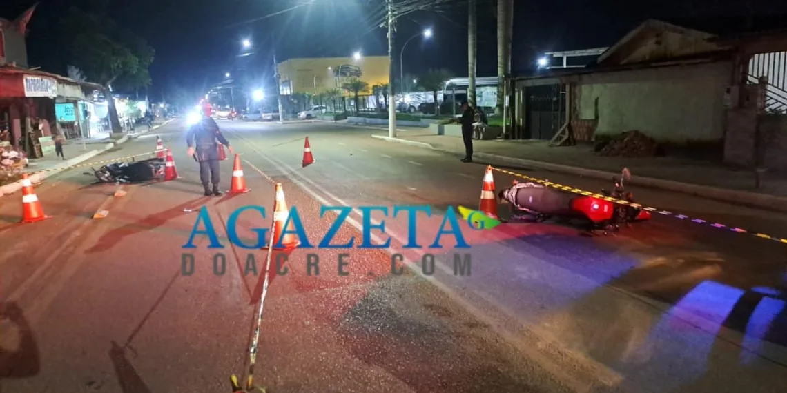Adolescente que pilotava moto colide com mulher e os dois ficam feridos em Rio Branco