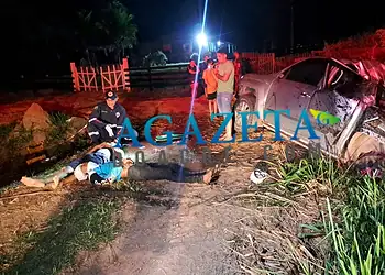 Criminosos rendem família, roubam caminhonete e capotam veículo durante fuga no Acre
