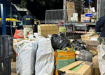 PRF realiza apreensão de mercadorias irregulares na BR-364 que iriam para Feijó