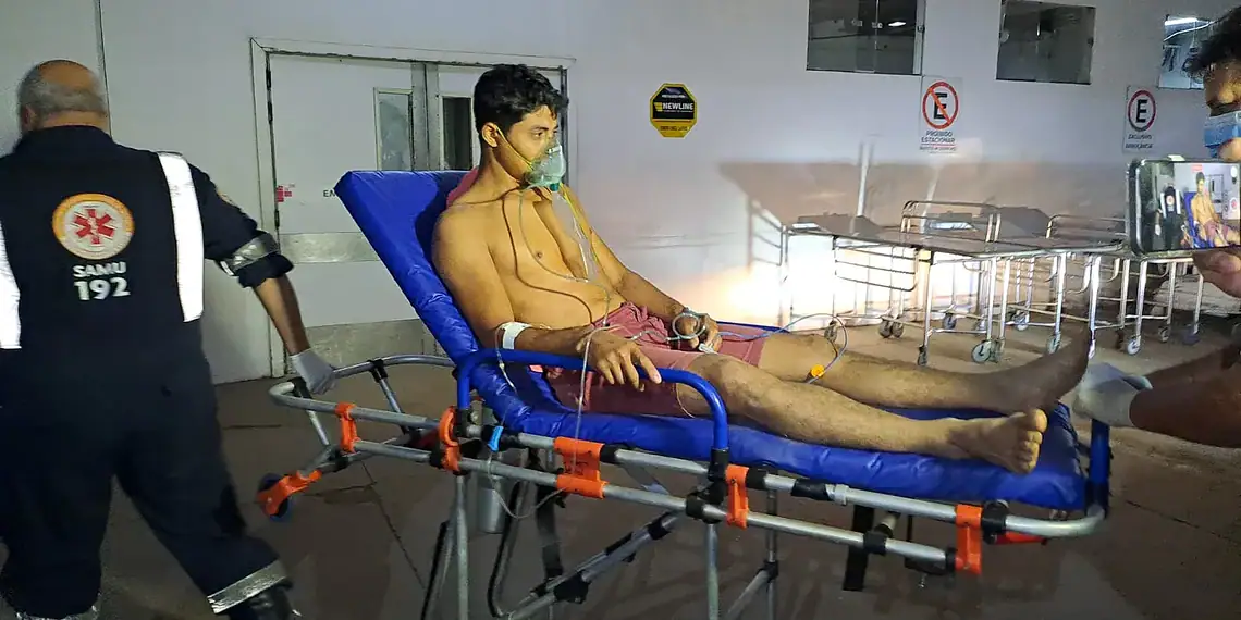 Homem leva facada nas costas e tem pulmão perfurado ao tentar separar briga