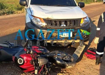 Motorista invade preferencial e colide com motociclista na BR-364