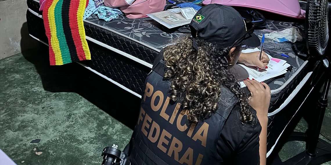 PF cumpre seis mandados judiciais em operação que investiga facção criminosa no interior do Acre
