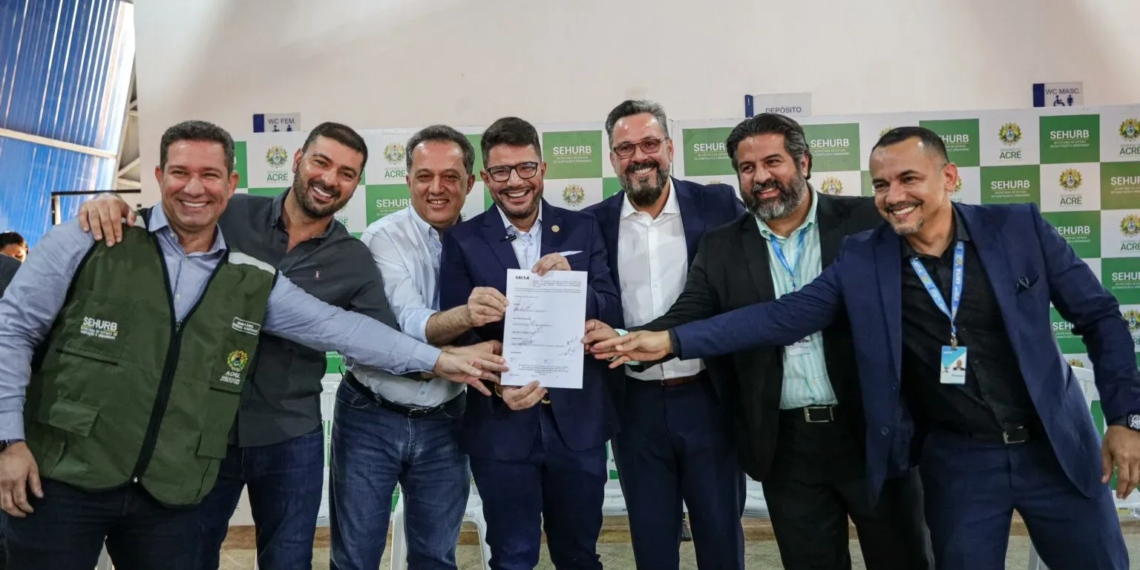Governador Gladson Cameli assina ordem de serviço para construção de 250 novas unidades habitacionais da Cidade do Povo