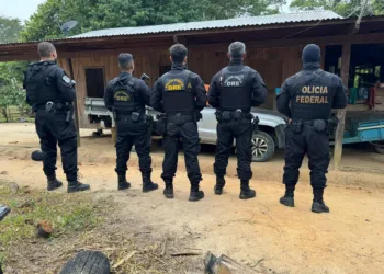 PF realiza operação contra facção criminosa no interior do Acre