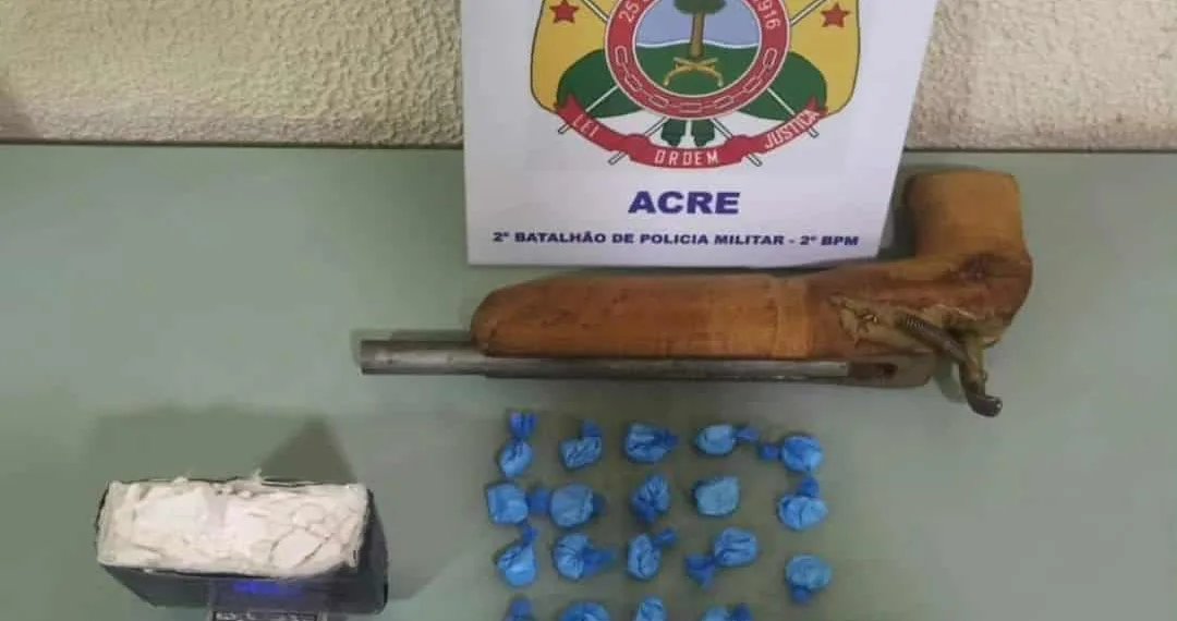 PM prende homem e apreende armas de fogo e drogas em duas ocorrências