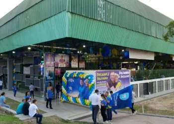 Apoiadores começam a chegar ao Ginásio do Sesc para convenção de Bocalom