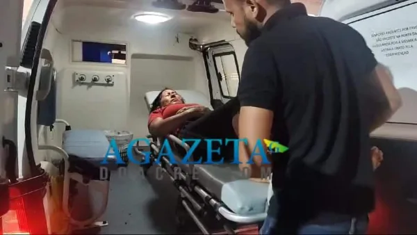 Mulher fica ferida após colisão com trator estacionado na BR-317, no interior do Acre