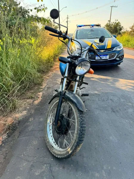 PRF apreende moto roubada e adolescente de 14 anos na BR 364 em Rio Branco-AC