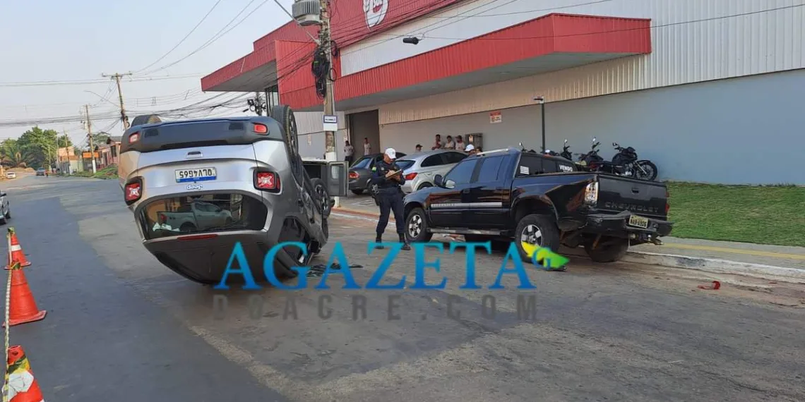 Idoso sob efeito de álcool capota carro: "estava bem para dirigir"