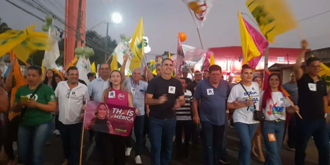 Em passeata, apoiadores de Marcus Alexandre começam a chegar ao Sesc Bosque