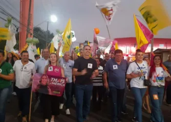 Em passeata, apoiadores de Marcus Alexandre começam a chegar ao Sesc Bosque