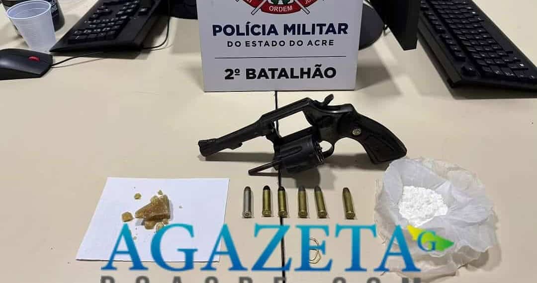 Suspeito de tráfico de drogas é preso portando arma de fogo no Vila Acre