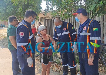 Idosa é vítima de agressão física após tentar separar briga de vizinha