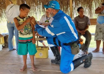 Força Nacional do SUS vacina comunidades indígenas do Acre