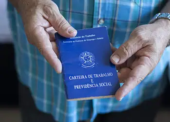 A partir desta sexta (16), Crédito do Trabalhador permite trocar banco para diminuir dívidas