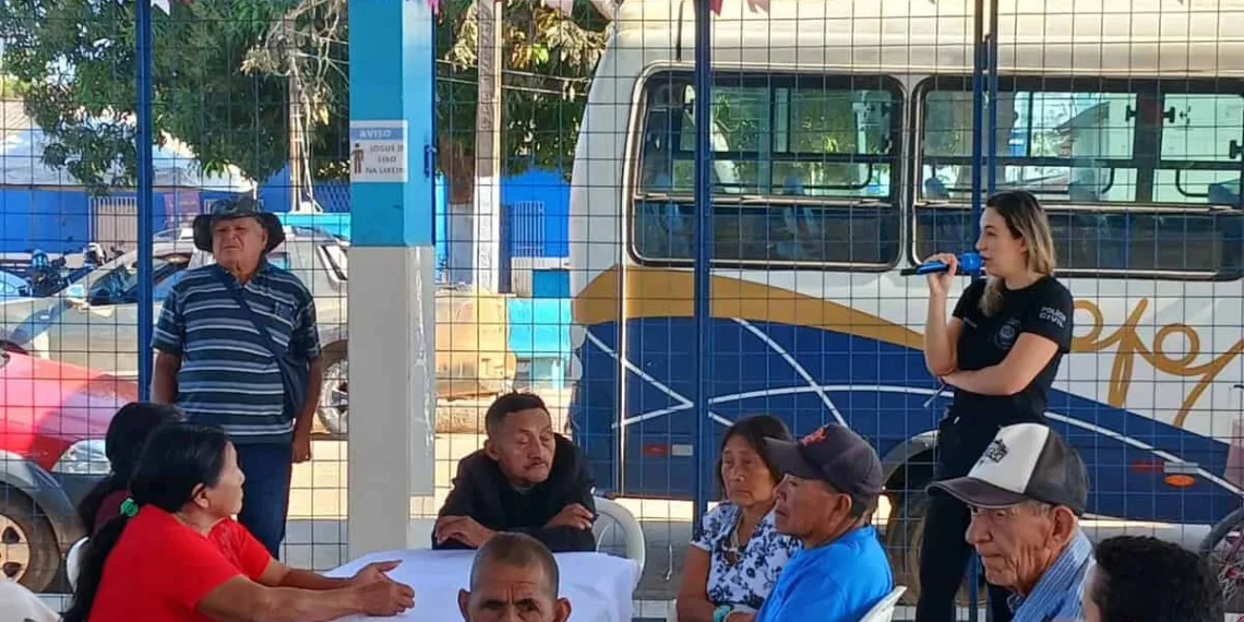 Em Manoel Urbano, idosos recebem palestra sobre estelionato