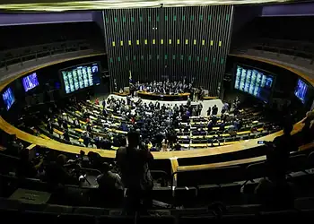 Câmara corre para regulamentar tributária: veja como afetará seu bolso